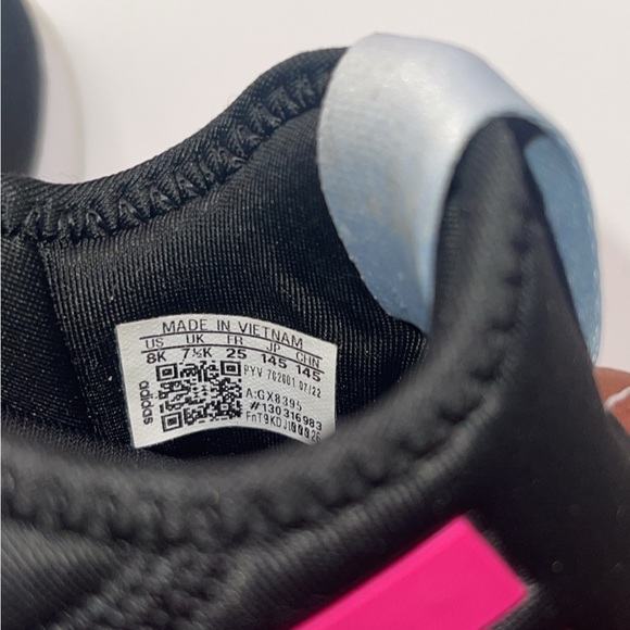 Adidas Black and Pink Sneakers with Sleek Design - Picture 6 of 7